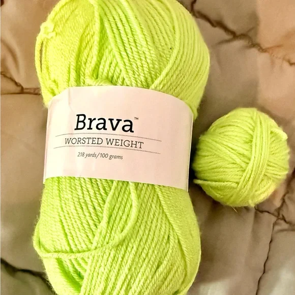 🧶 Brava Premium Worsted Weight Yarn – 8 Colors 🧶 - Picture 7 of 16